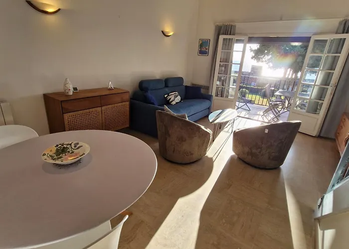 Avec Mezzanine Et Piscine, Animaux Acceptes, Parking Prive A - Fr-1-780-81 Сент-Максим