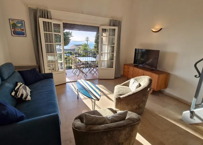 Avec Mezzanine Et Piscine, Animaux Acceptés, Parking Privé à - Fr-1-780-81 *