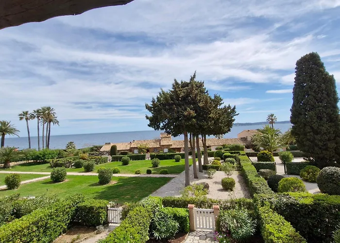 Avec Mezzanine Et Piscine, Animaux Acceptes, Parking Prive A - Fr-1-780-81